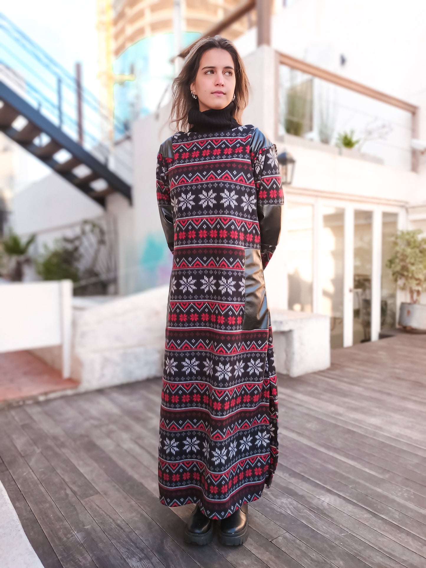 VESTIDO DE SOFT E COURO SINTÉTICO