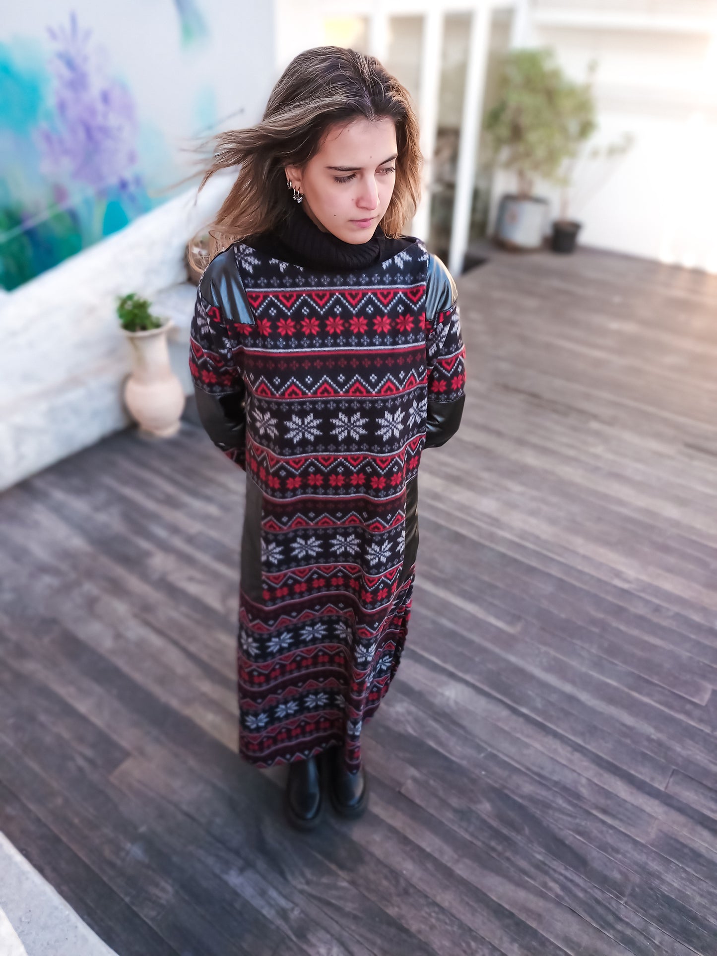 VESTIDO DE SOFT E COURO SINTÉTICO